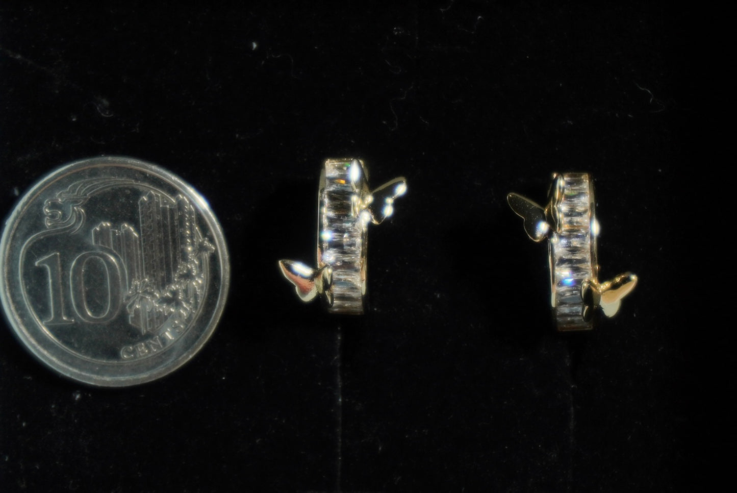 Delia Earring Huggies