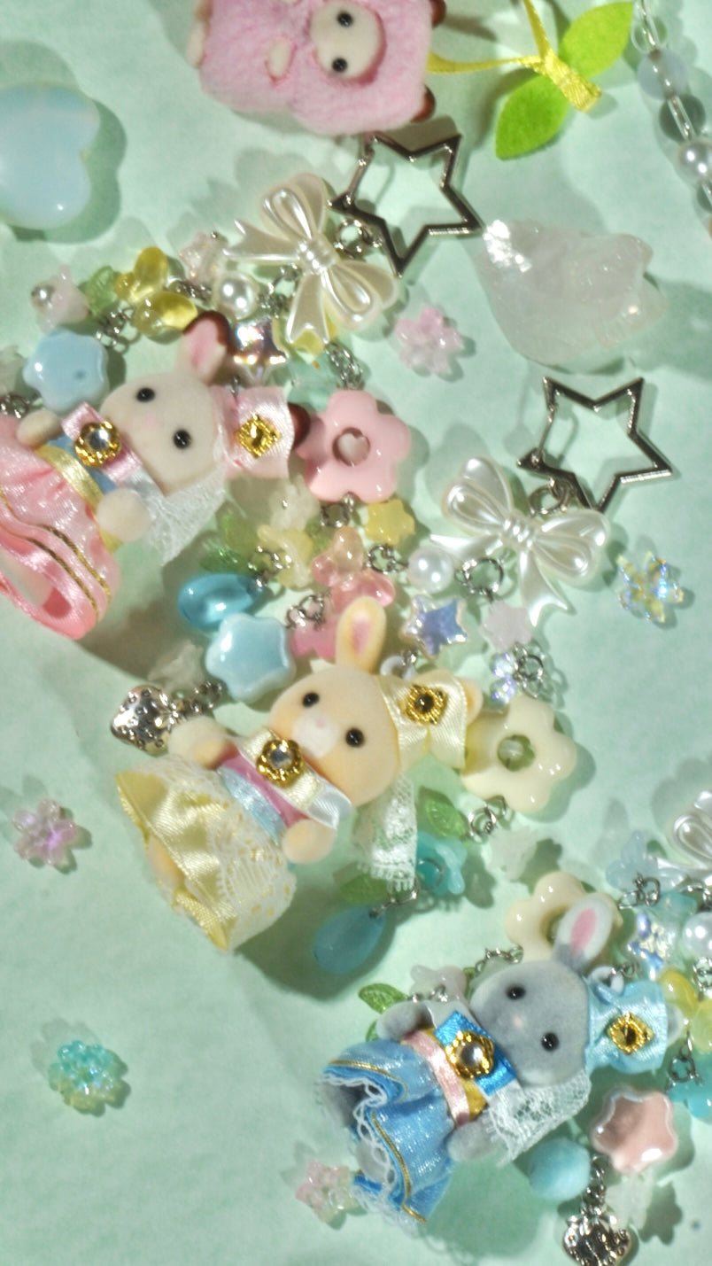 Sylvanian Families 40th Anniversary Excellent Dress-Up Keychain