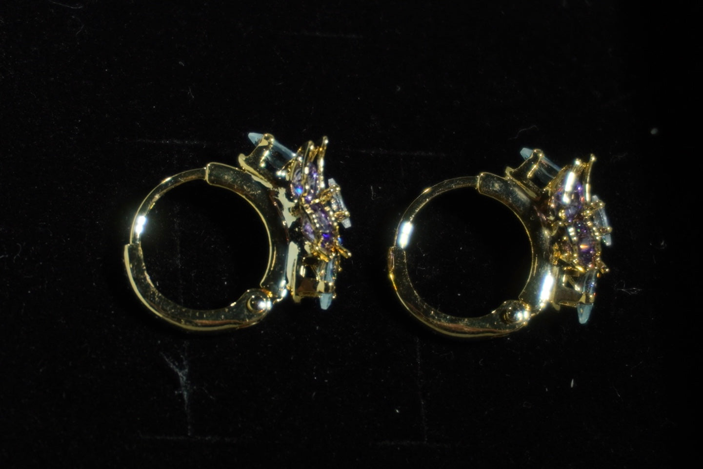 Tinker Earring Huggies