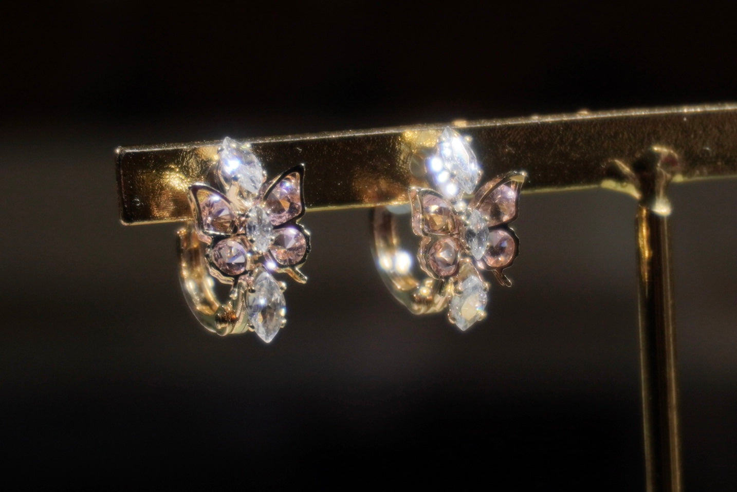 Tinker Earring Huggies