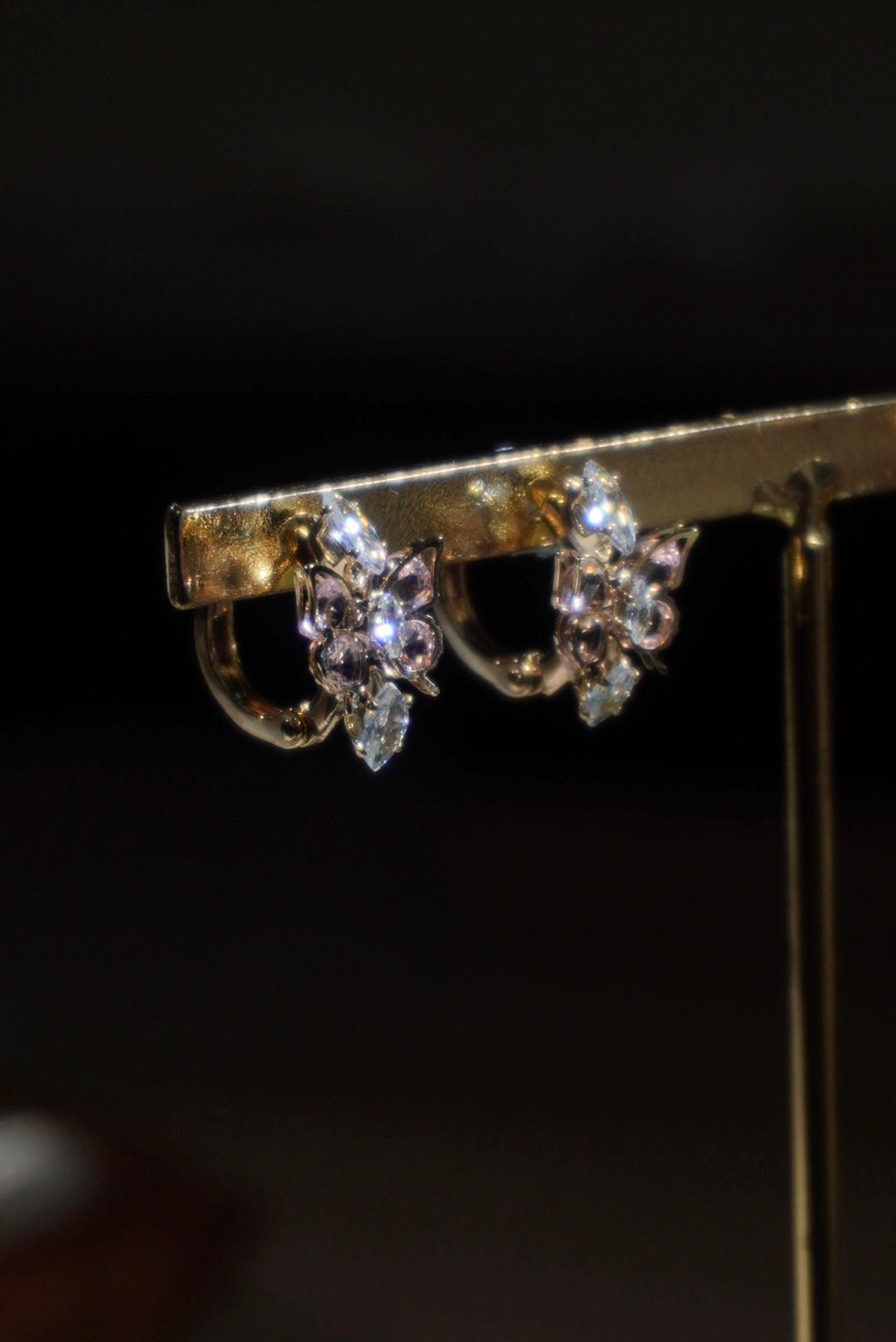 Tinker Earring Huggies