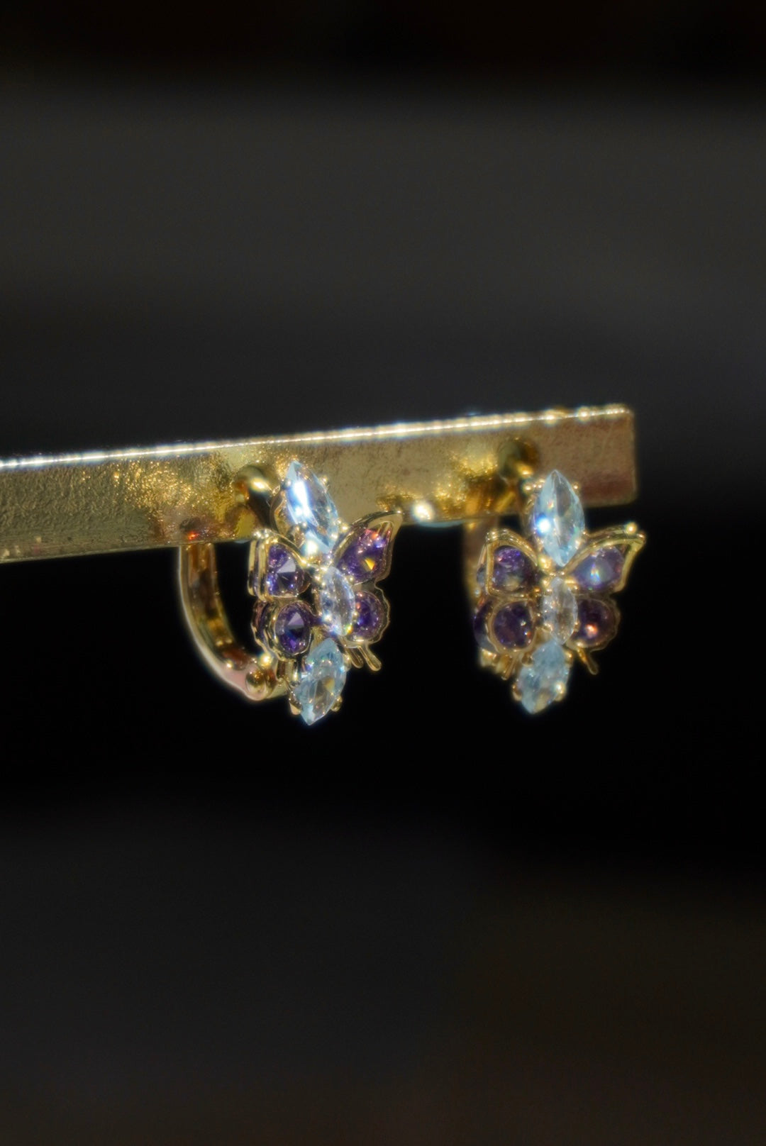 Tinker Earring Huggies