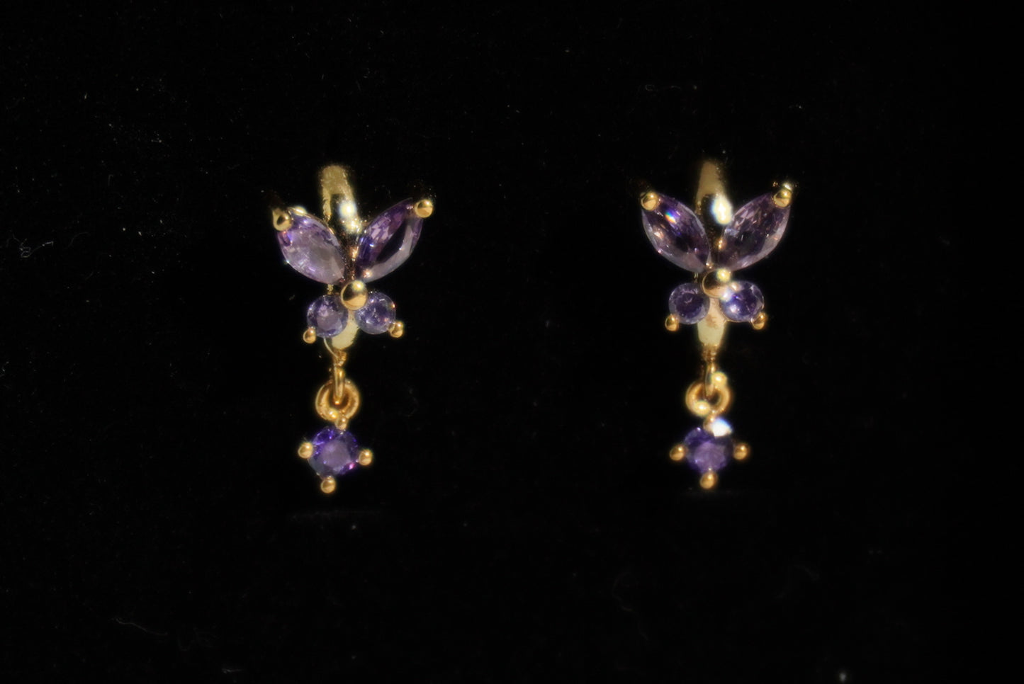 Pixie Earring Huggies