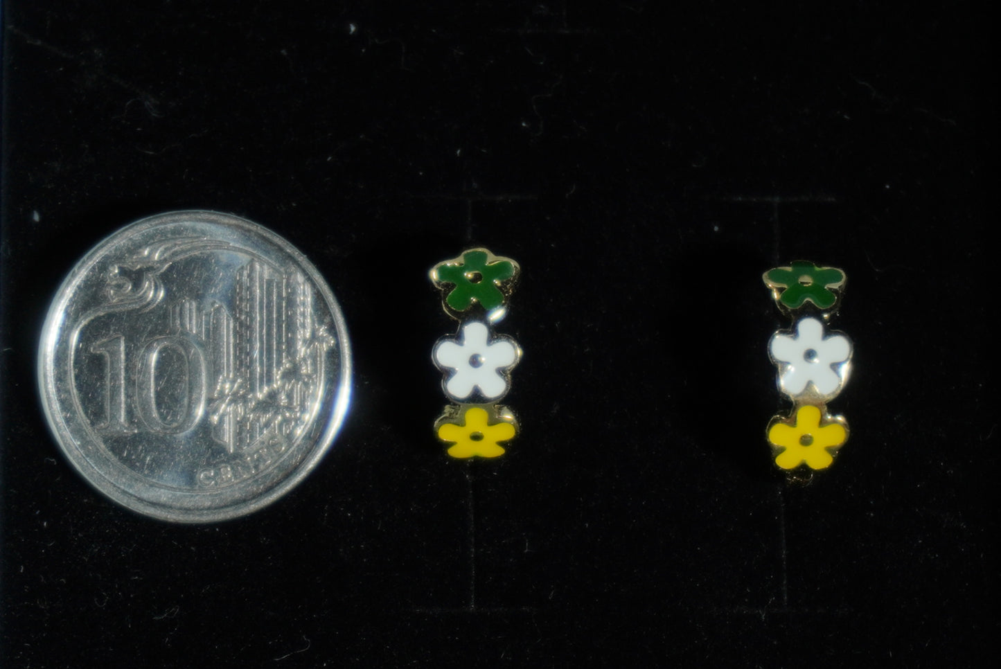 Lily Earring Huggies