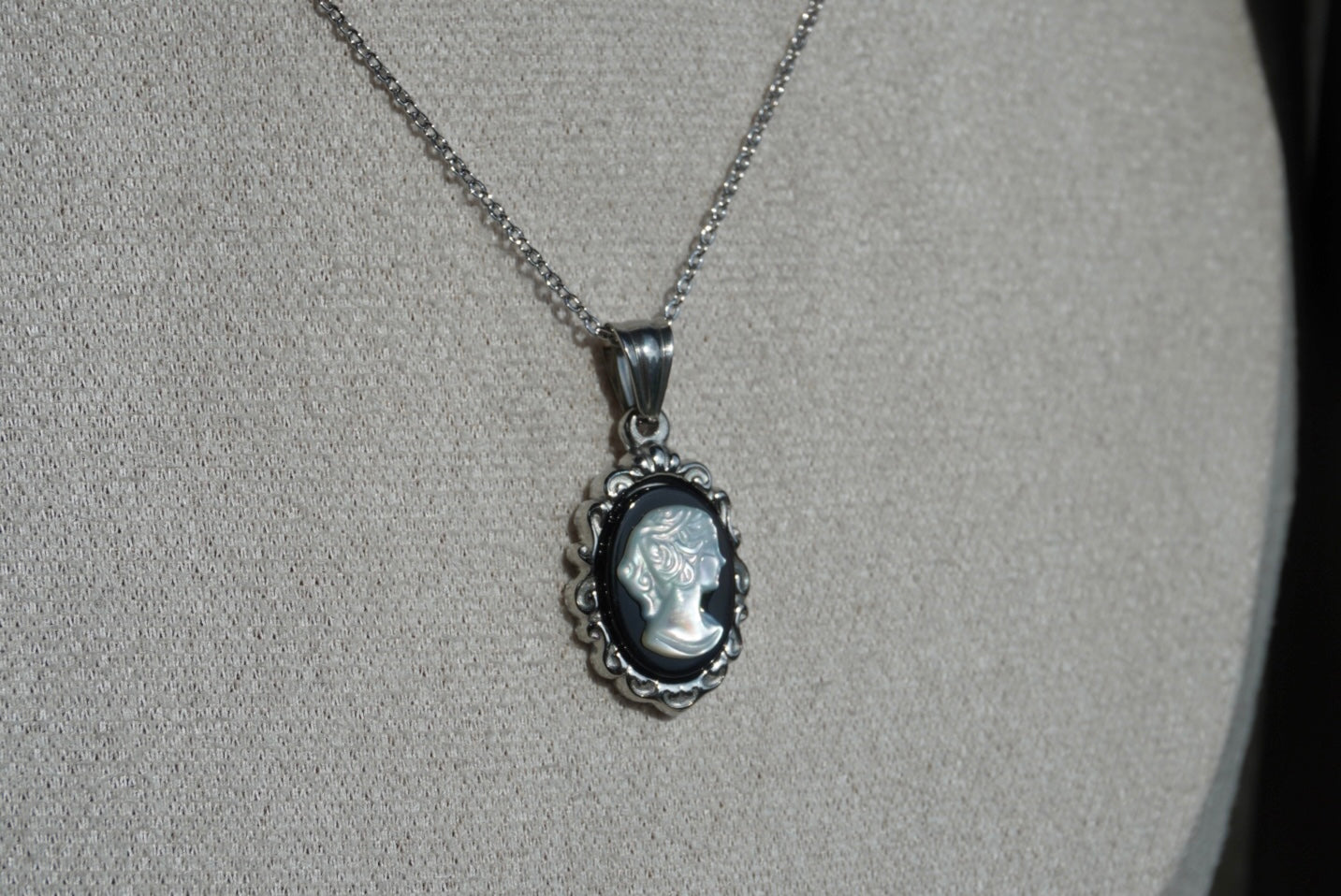 [Silver] Noíre Necklace